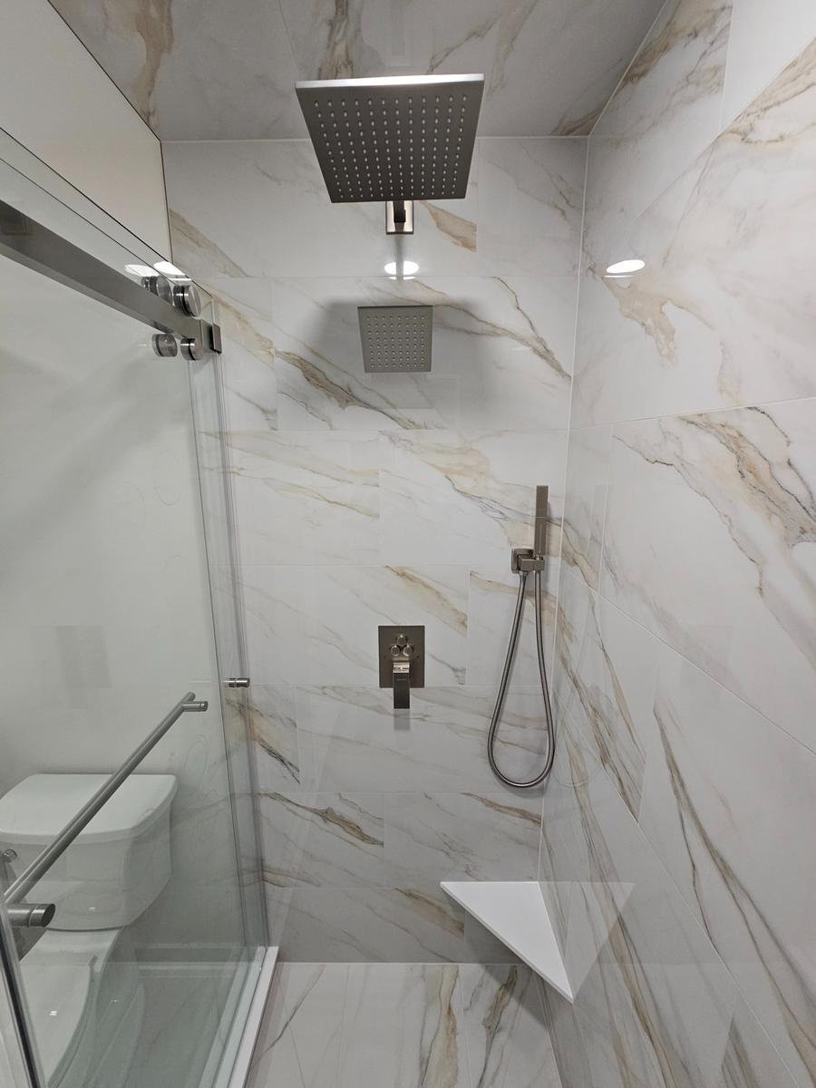 Dual rain head shower Inverness IL