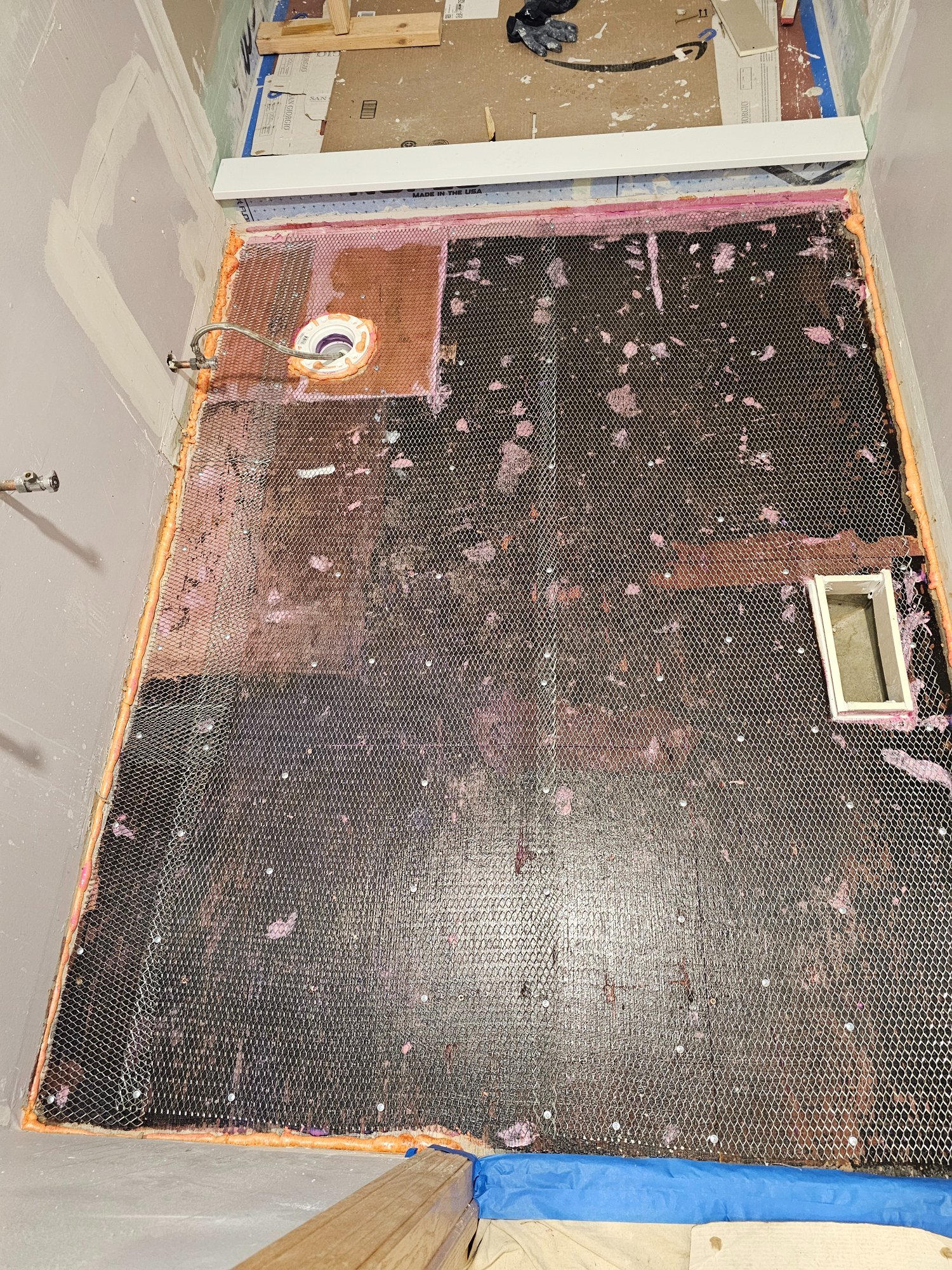 Wire lath and mud bed preparation for Calacatta floor tile — Inverness IL